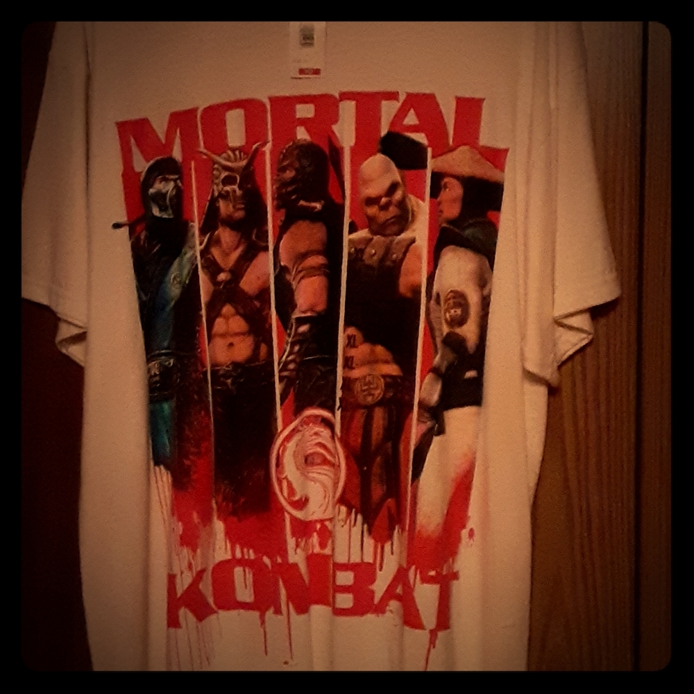 Mortal Kombat Tshirt. Nwt.